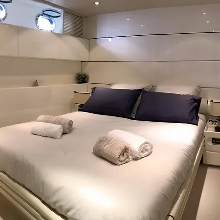 Bateau-hôtel Sweet Boat -