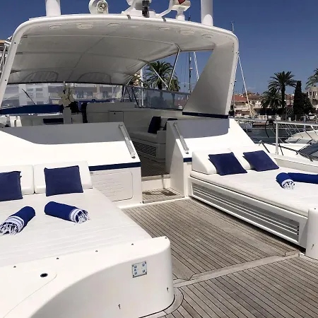 Sweet Boat - Chambres D'hotes * 艾姆布里亚布拉瓦