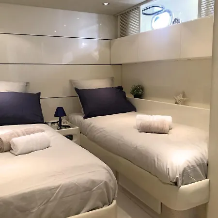 Sweet Boat - Chambres D'hotes 船屋 艾姆布里亚布拉瓦