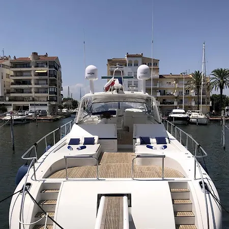 Bateau-hôtel Sweet Boat - *